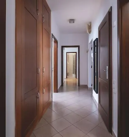 Bright Downtown Balcony Retreat * Budapest