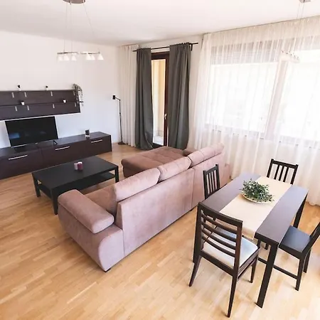 Apartment Bright Downtown Balcony Retreat