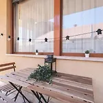 Bright Downtown Balcony Retreat 公寓 布达佩斯