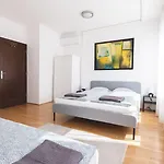 公寓 Bright Downtown Balcony Retreat 布达佩斯